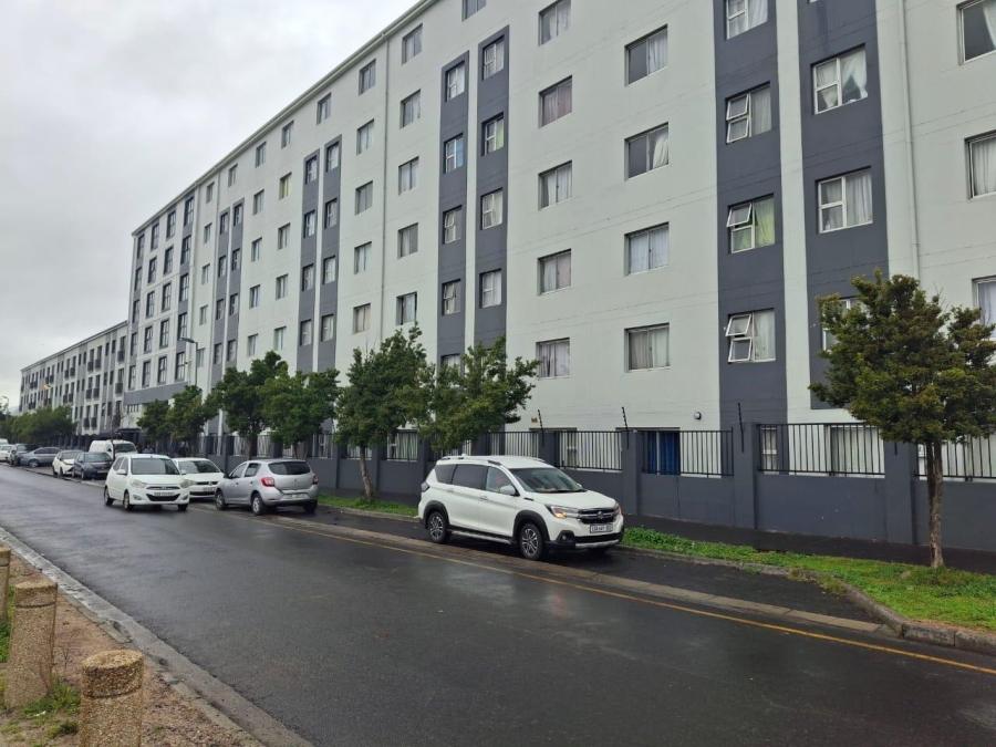 1 Bedroom Property for Sale in Maitland Western Cape